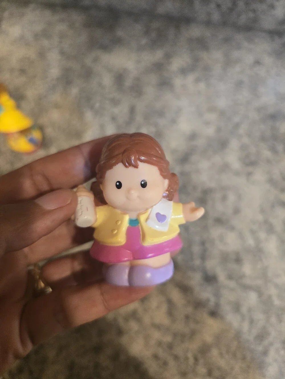 11 Fisher Price Little People Lot + Extra (Maggie/Babies/Moms/Mechanic)